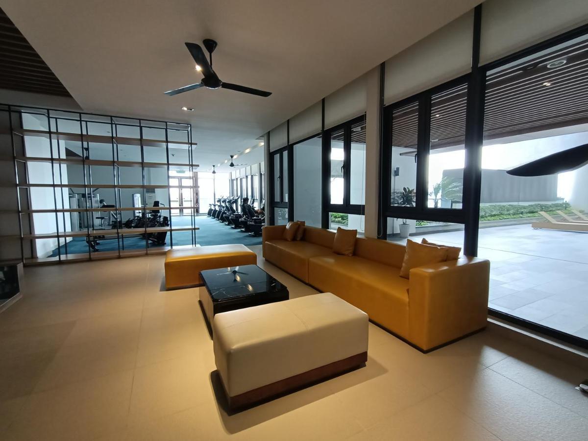 R&F Princess Cove Premium Homestay Famaily Τζόχορ Μπάχρου Εξωτερικό φωτογραφία